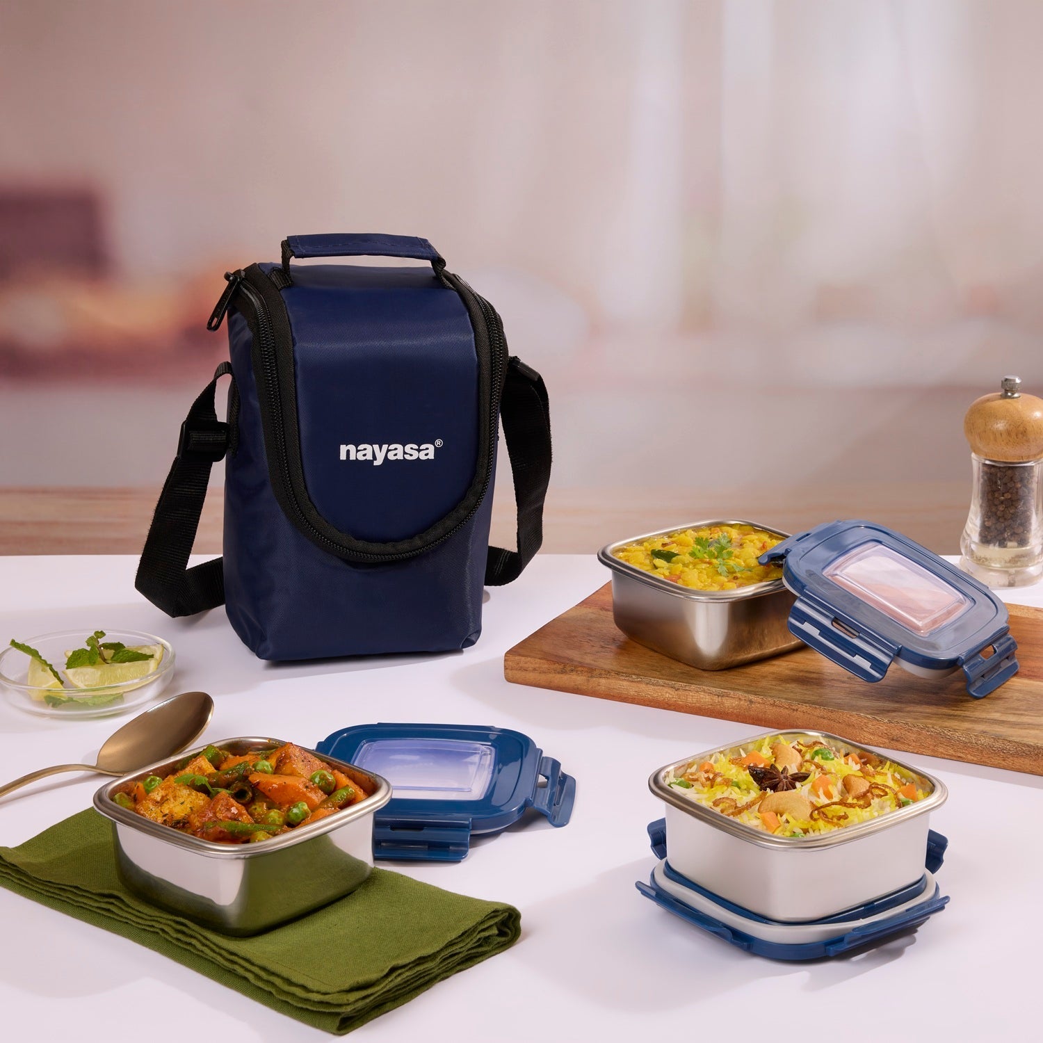 Eco Crunch Lunch Box With 3 Containers of 300 ml Each