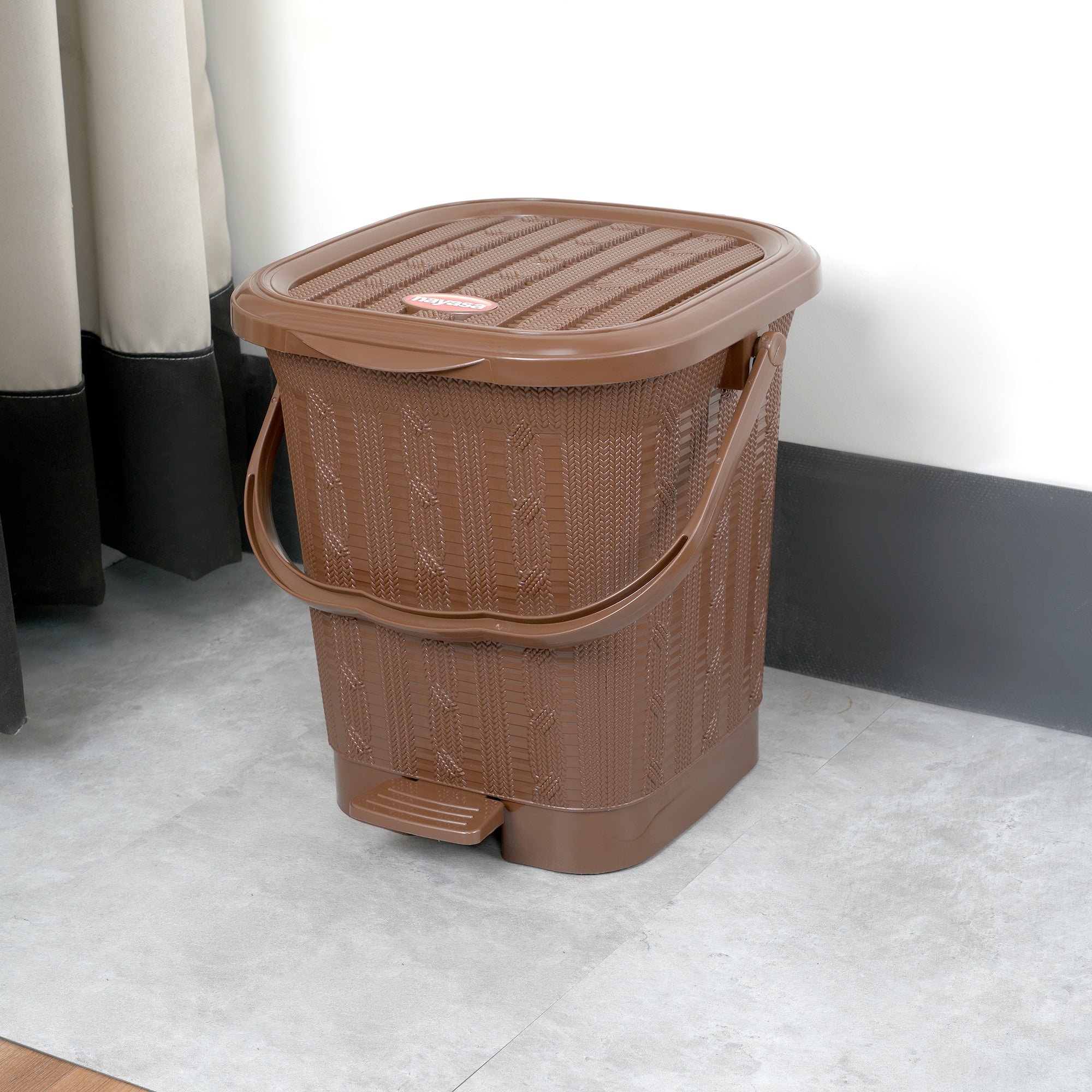 Mikado Table Top Dustbin Brown