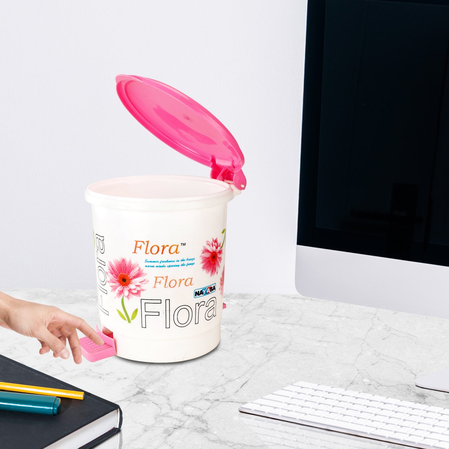 Cute Clean Dlx Table Top Dustbin, 2 Ltr Pink