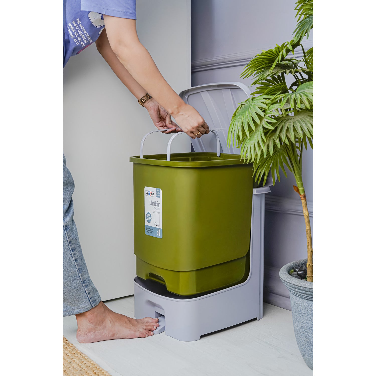 Unibin Square Dustbin Green / 33 Ltrs